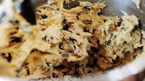 Мороженое с кофейным печеньем и шоколадом