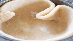 Кексы с персиковой начинкой и имбирным кремом