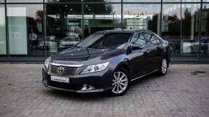 TOYOTA CAMRY СЕРЫЙ