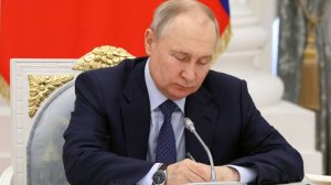 Путин запустил пилотный проект по обороту сырьевых товаров с драгметаллами