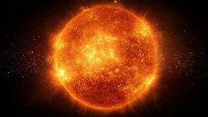 Солнце во время затмения выбросило два гигантских облака плазмы