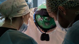 Макрон собирает для суда научные доказательства, что его жена – не мужчина