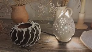 Дочь пробует  гончарное искусство!