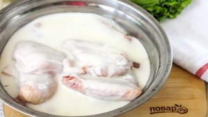 Крылышки в кефире в духовке