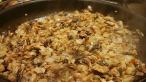 Куриные котлеты с шампиньонами