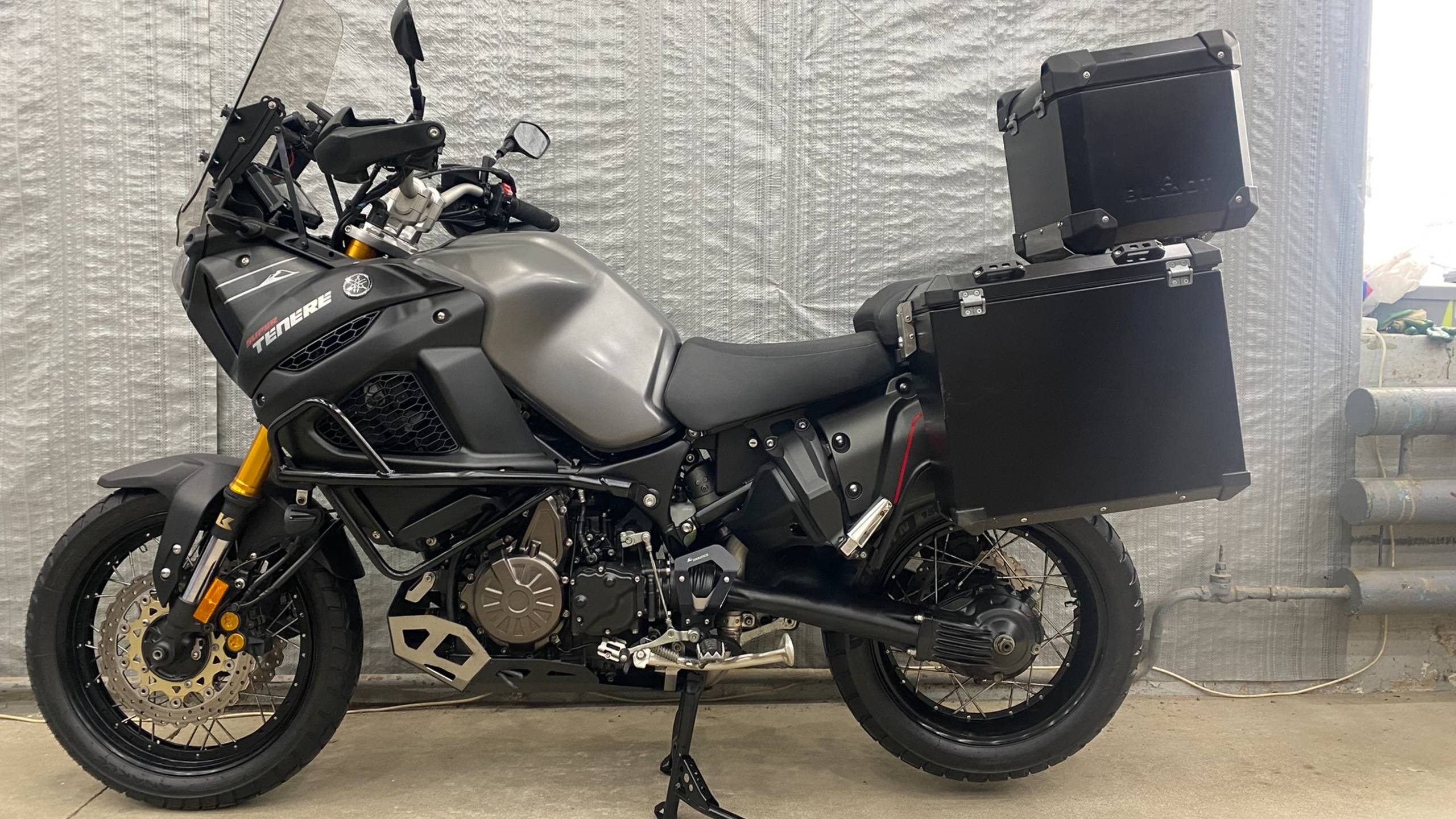 Осмотр Yamaha XT 1200ZE Super Tenere ES (2014) смотреть онлайн