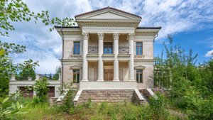 ДОМ В КЛАССИЧЕСКОМ АРХИТЕКТУРНОМ СТИЛЕ КОТТЕДЖНОМ ПОСЕЛКЕ "РЕЗИДЕНЦИЯ МОНОЛИТ"