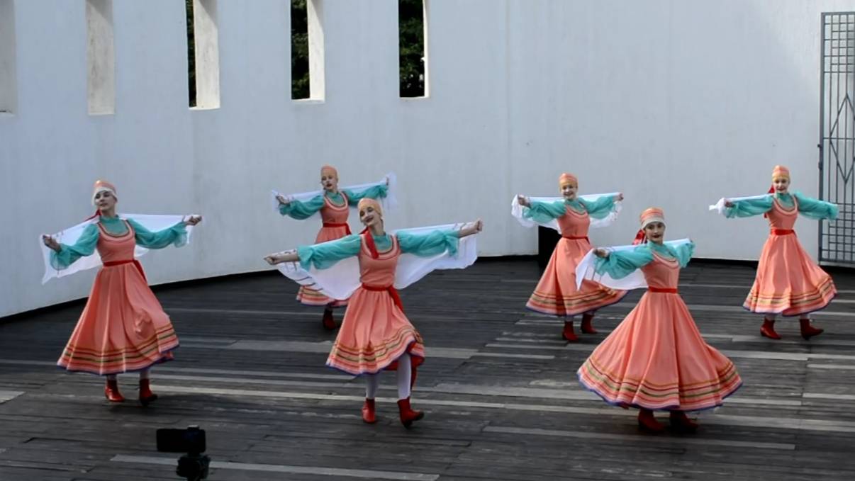 ДЕНЬ ГОРОДА РОСТОВА-НА-ДОНУ 2025. ТАНЕЦ "ЛЕБЁДУШКИ". АНСАМБЛЬ НАРОДНОГО ТАНЦА "ЛЕБЁДУШКИ". смотреть онлайн