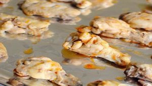 Крылышки с цедрой и соусом из кинзы