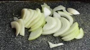 Куриные желудки в томатном соусе