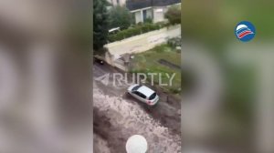 Стулья на улицах вместо мостов — последствия сильнейшего дождя в Провансе