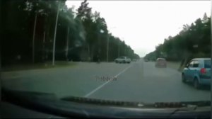 зачем он ехал по левой обочине? остаётся загадкой 🤷♂️