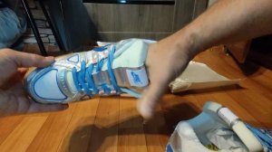 Шустрая распаковка.
Nike Off White Rubber Dunk Air Silver с Оzone.