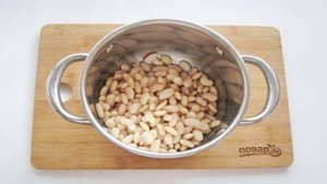 Куриные желудки с фасолью