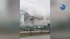 Сложилась как карточный домик: обрушение школы в Новосибирской области попало на видео