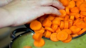 Морковный суп-пюре со сливками