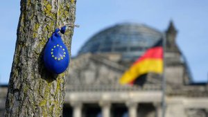 Политик Шмидт: падение экономики ФРГ ускорится, если срочно не решить проблемы