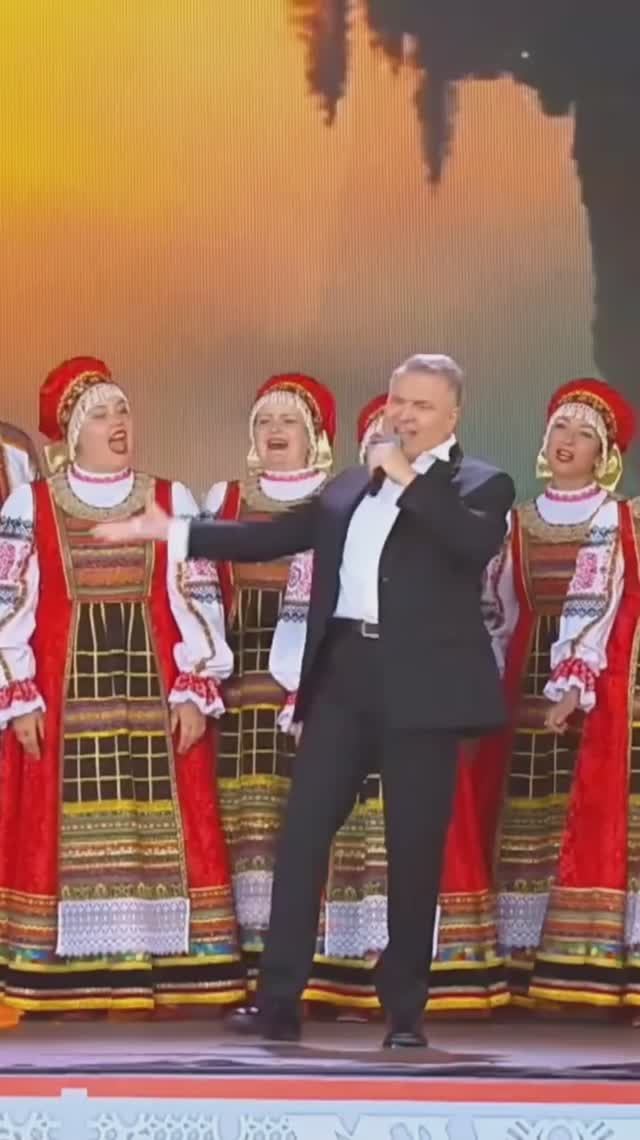 Воздастся! Мощная песня на Поклонной горе 🎤 Александр Добронравов #александрдобронравов #добронравов смотреть онлайн