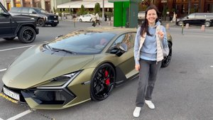 Красивая Lamborghini около отеля Metropol, Москва.