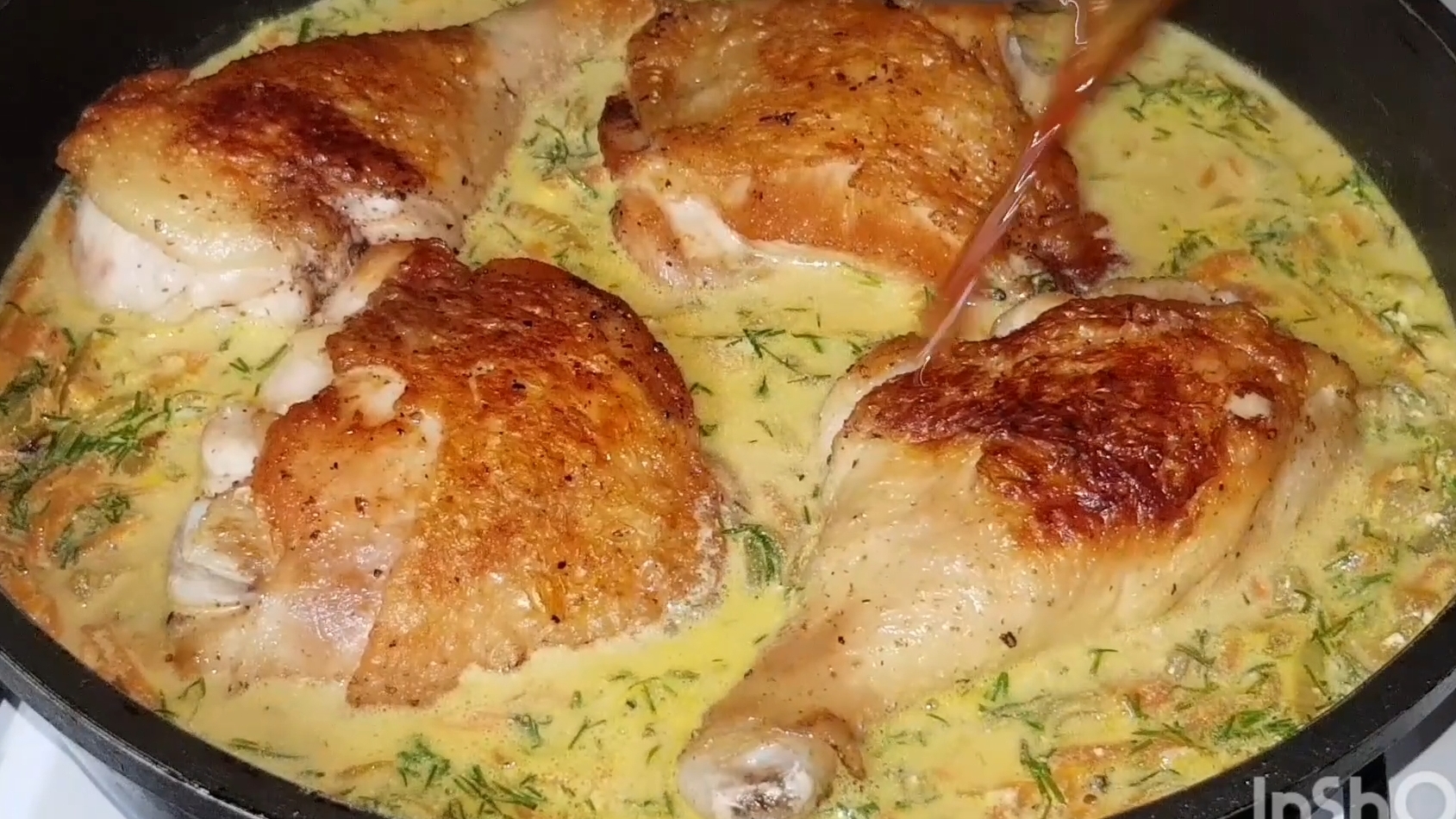 Курочка в соусе с луком и морковью!