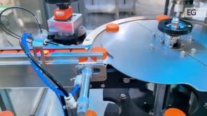 Высокоскоростная 8-головочная роторная укупорочная машина с устройством для подачи крышек GP-8