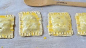 Кармашки с яблочными пирожками