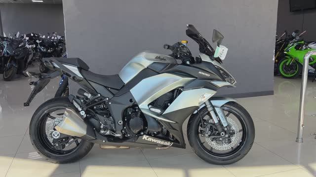 Kawasaki Ninja 1000. 2017г. Пробег 4 740 км.+79182903333 смотреть онлайн