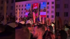 в Ставрополе заметили снайпера на крыше, размахивающего руками в такт песни МакSим на Дне города