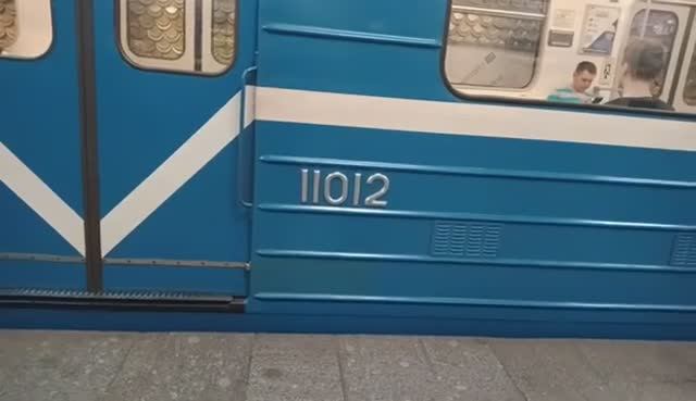 Петербургское метро. Поющий вагон 81-714.5 № 11012 смотреть онлайн
