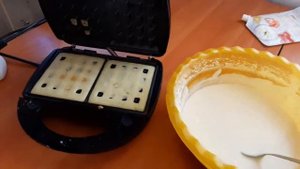 Воспоминания 2021г. 25 марта 2021 г. Уборка в доме. На обед у нас борщ с салом и вафли домашние