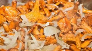 Картофель отварной с грибами