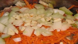 Куриные ножки тушеные в сметане