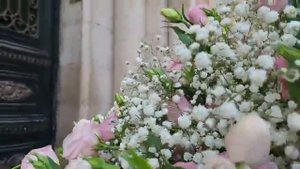 Мы принесли цветы нашей Пречистой Деве Марии в день Её рождения - в отчий дом