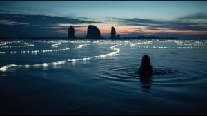 Floating Light Ribbons 🌙 2-Hour Dreamscape Ambience ｜ Dark Water & Silent Monoliths ｜ Meditative