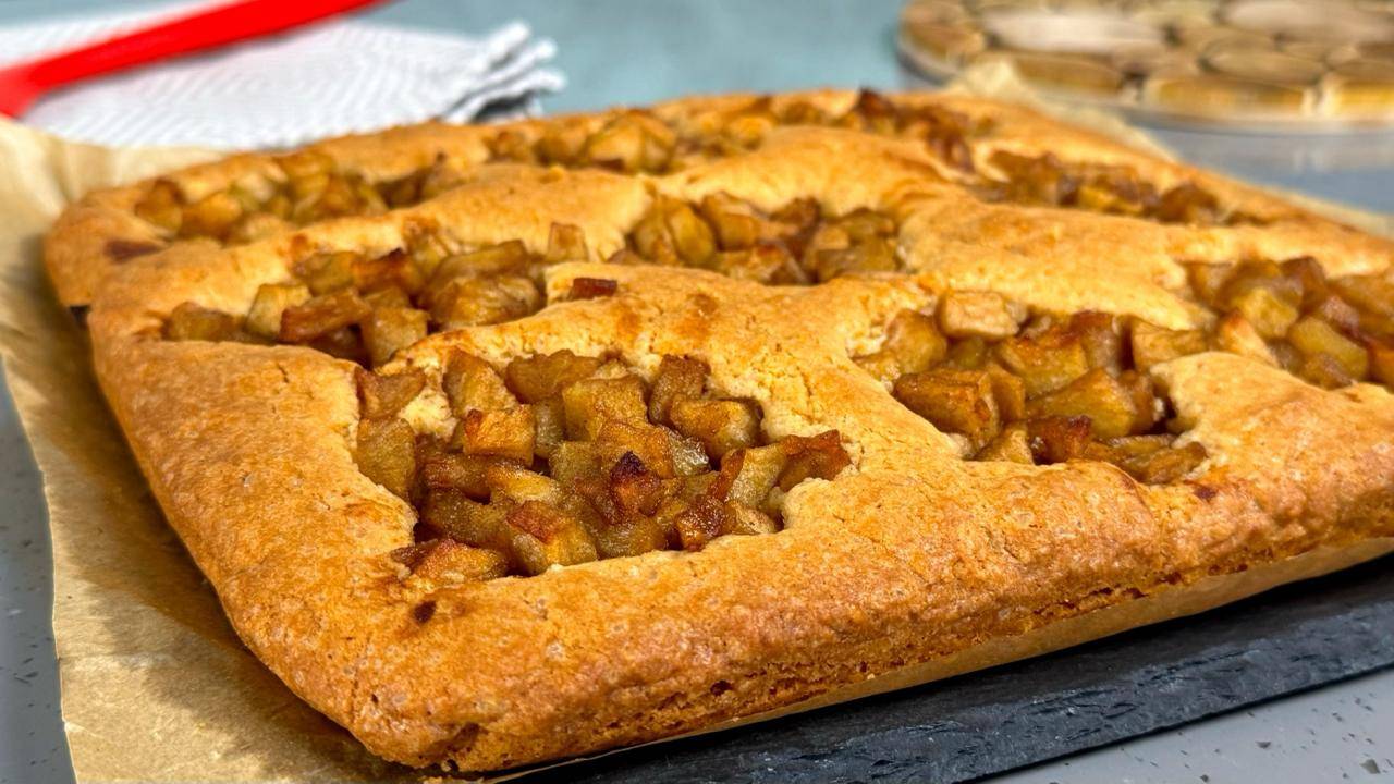 Невозможно остановиться на одном кусочке! Яблочный ПИРОГ.  Превосходит ожидания! Лучший РЕЦЕПТ