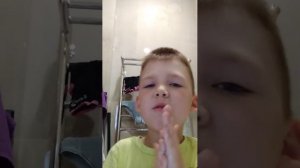 что у меня под диваном