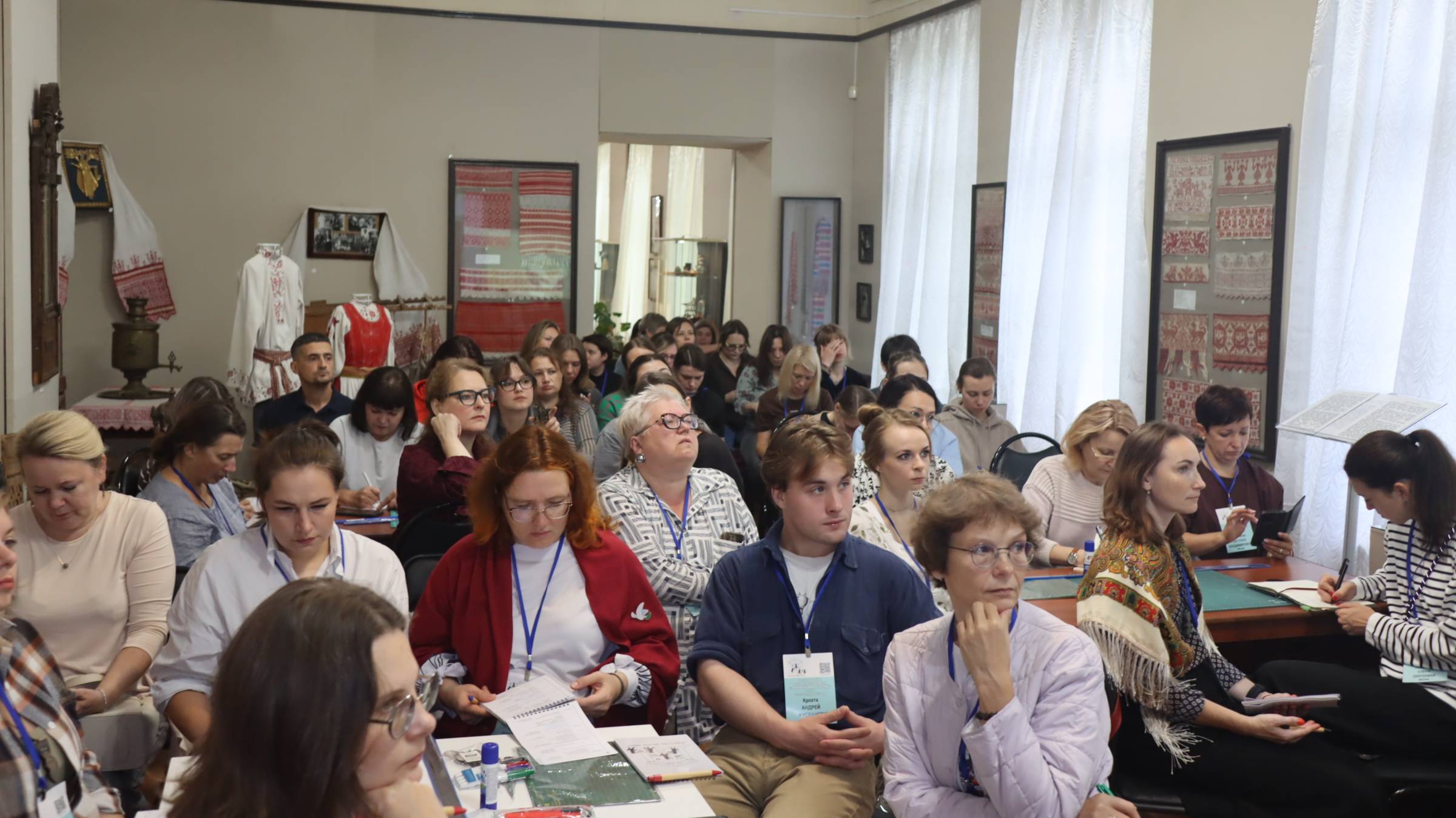 ШМР-2025: мастер-класс по изготовлению хранительской упаковки музейных предметов на бумажной основе.