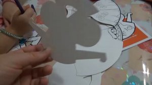 Бумажная кукла и космонавт. Подвижная раскраска