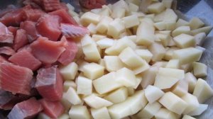 Кижуч, запеченный с картофелем