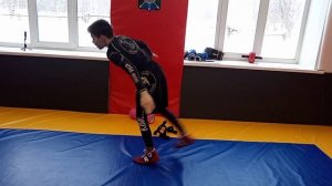 Упражнения ласточка, на равновесия