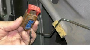 ГРАНТА ПОДКЛЮЧЕНИЕ БЛОКИРАТОРА К ВОДИТЕЛЬСКОЙ ДВЕРИ ЧЕРЕЗ СИГНАЛИЗАЦИЮ 🚨