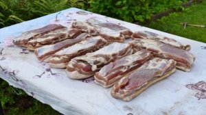 Копченое мясо в коптильне