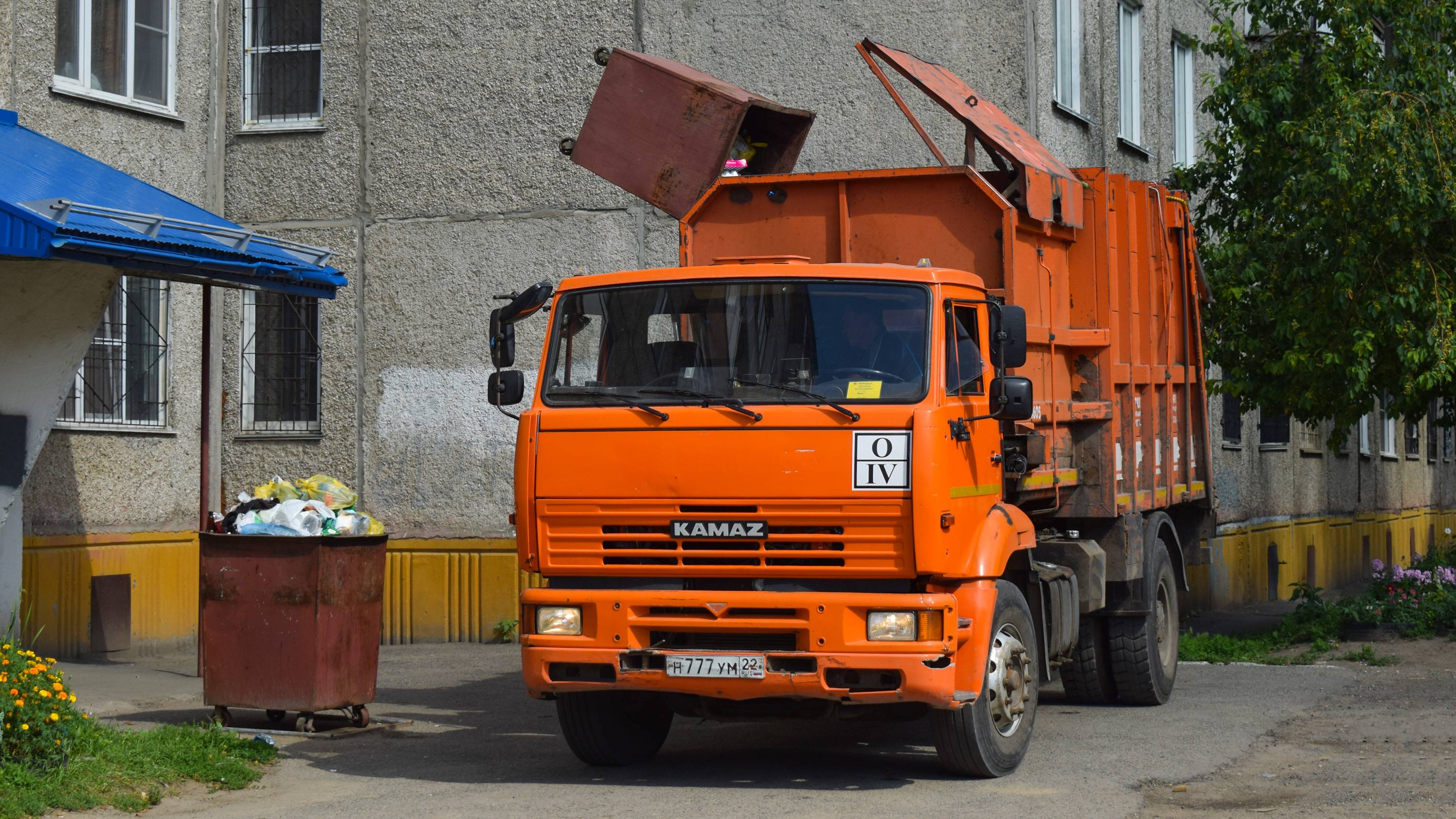 Мусоровоз МКМ-4605 (МК 4453-05) на шасси КамАЗ-53605-62 (Н 777 УМ 22) / KAMAZ garbage truck.