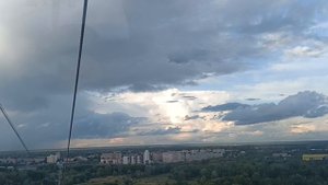 На канатной дороге через реку Волгу.