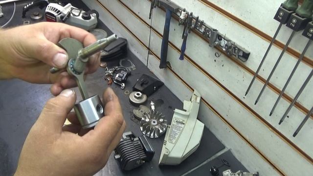 БЕНЗОПИЛА ИЗ 90-х CraftsMan. Оживляю памятный агрегат смотреть онлайн