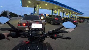 МОЙ ПЕРВЫЙ ВЫЕЗД В ГОРОД НА МОТОЦИКЛЕ BAJAJ DOMINAR 400. ПЕРВЫЙ РАЗ ЗАПРАВЛЯЮ МОТОЦИКЛ