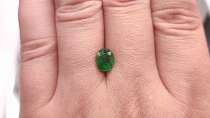 Гранат Цаворит овал 1.92 ct. Танзания + гемм. заключение