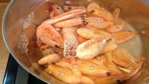 Кукурузный крем-суп с креветками