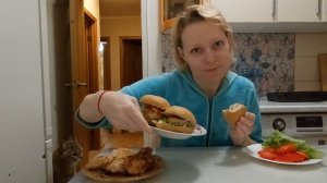 Мукбанг 🍔 БУРГЕРЫ домашнего приготовления!