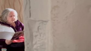 Наша Таня тихо плачет. Почти беззвучно. Или стонет...